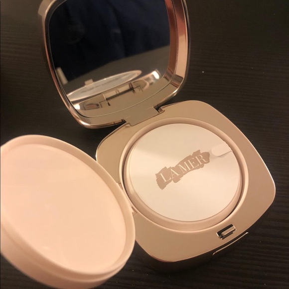 La Mer luminous lifting cushion foundation SPF20 - Picture 2 of 2